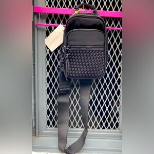 Women’s Cross Body Bag~~NWT~~🩷